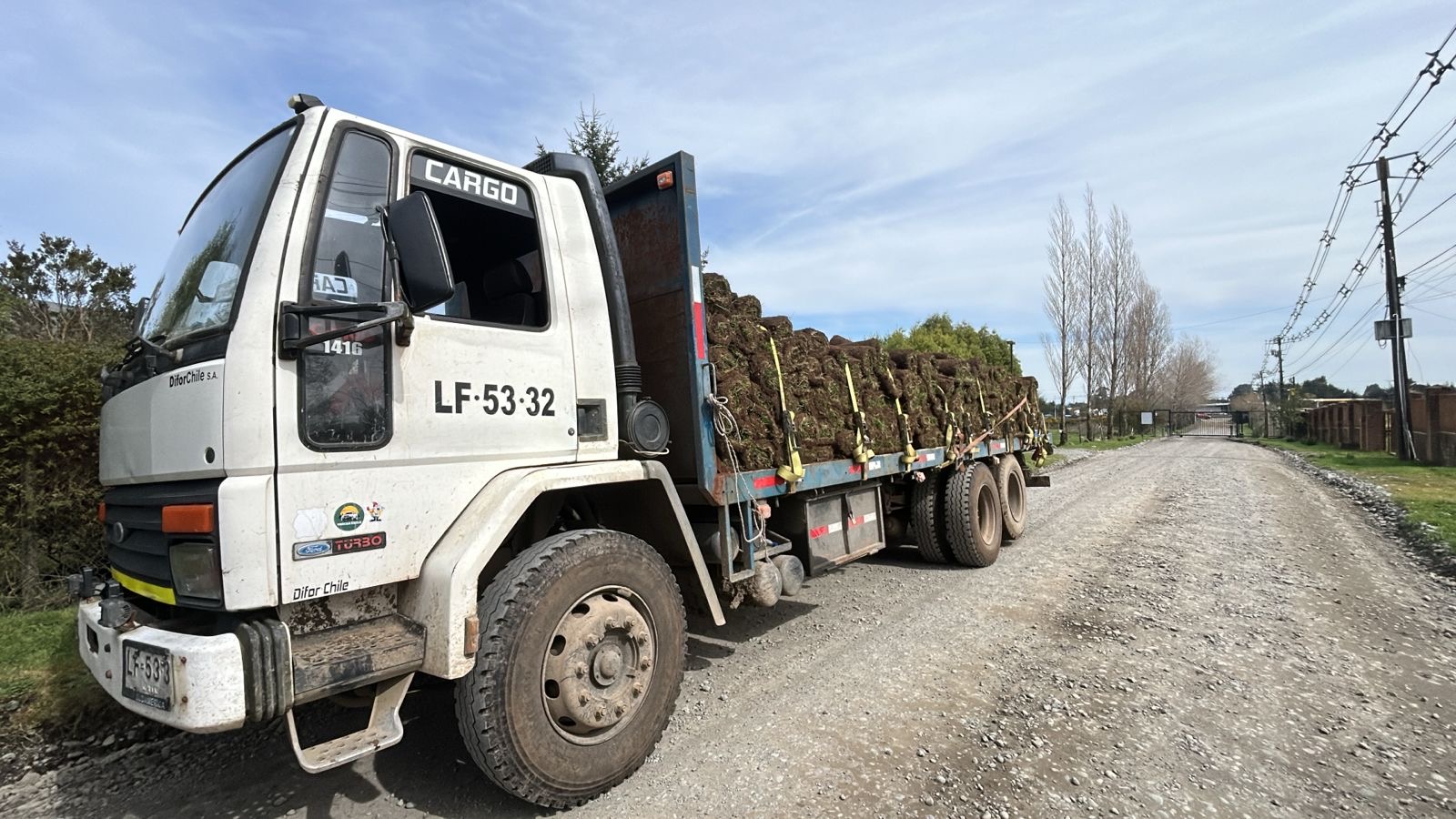 Transporte con camión carrocería plana